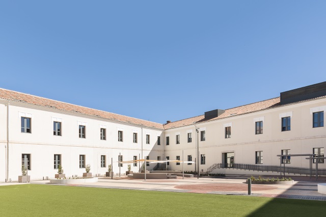 Residencia Universitaria Lope de Vega Patio